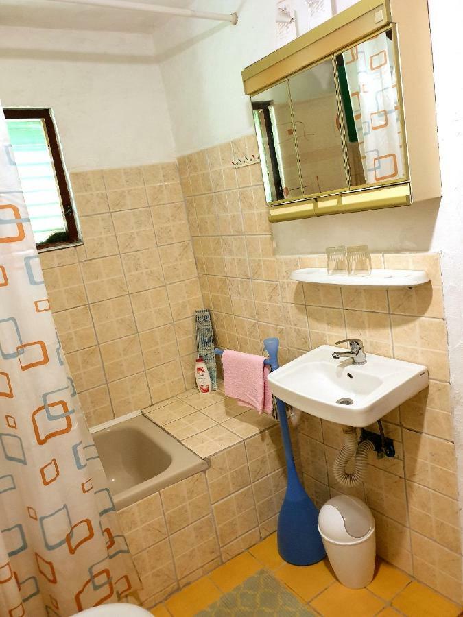 Draga Koncar Guest House Vrelo Korenicko Exterior photo